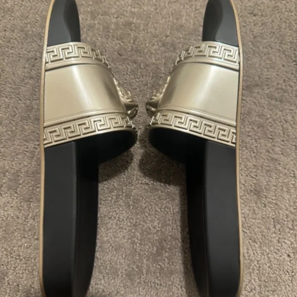 Versace metallic Palazzo Medusa  pool slides sandals size 39.5 great condition - Picture 3 of 6